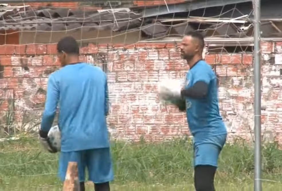 O goleiro Bruno treinou na manhã dessa segunda-feira (16), no Campo do Vasco. Foto: TV5 Esporte